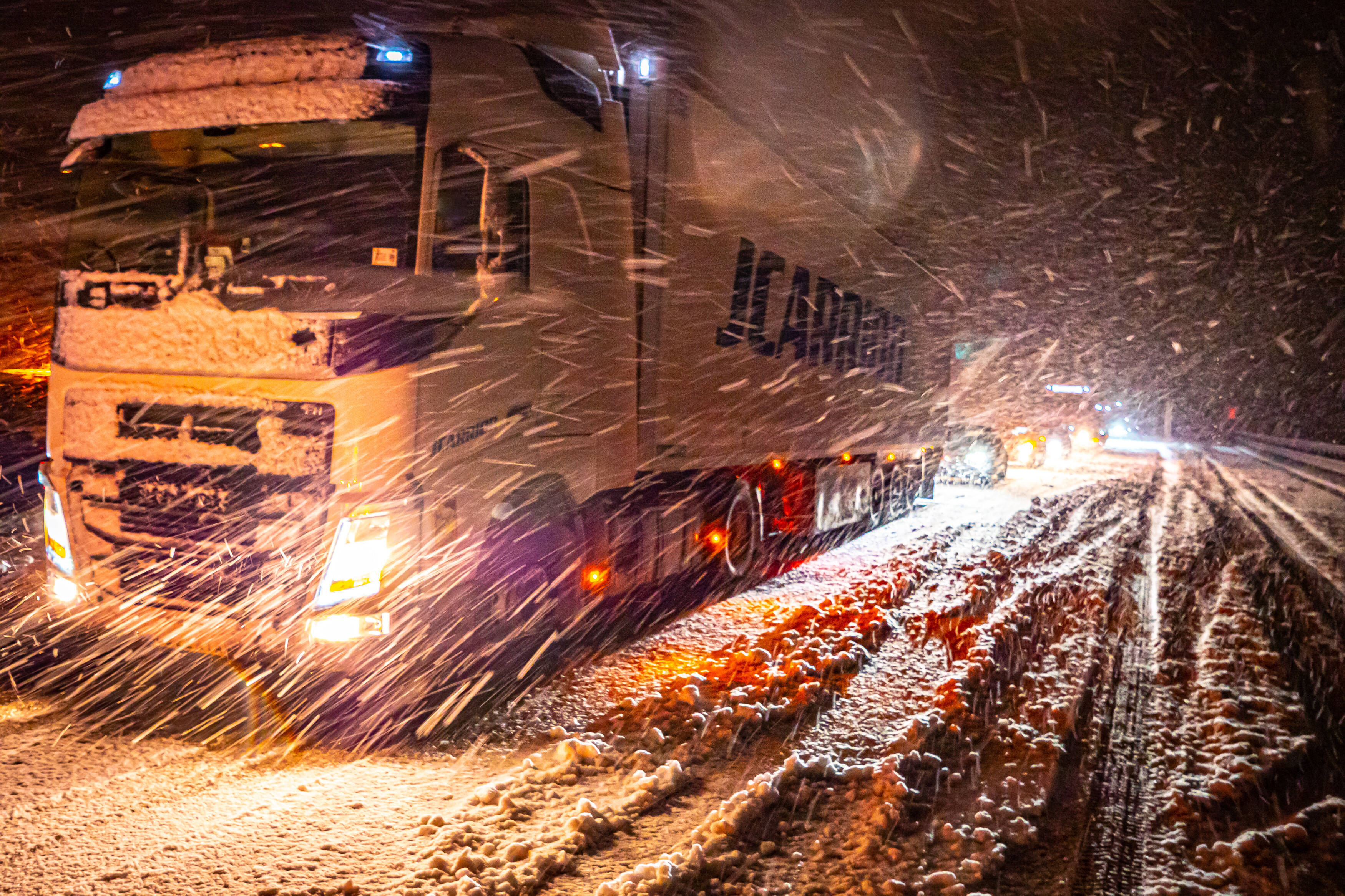 Schnee und Eis legen Deutschland lahm: Mehrere Todesopfer bei zahlreichen Unfällen 