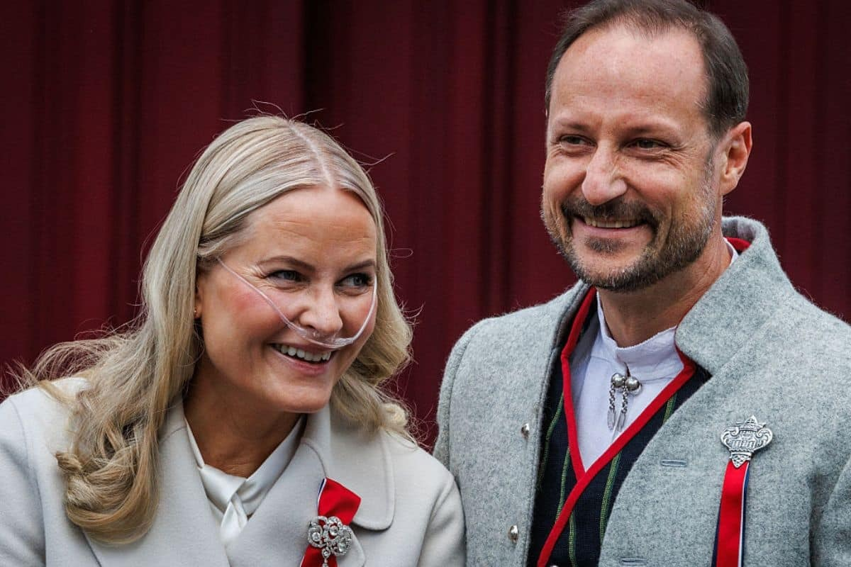 Koning Haakon beëdigd zonder koningin Mette-Marit: wat er aan de hand is
