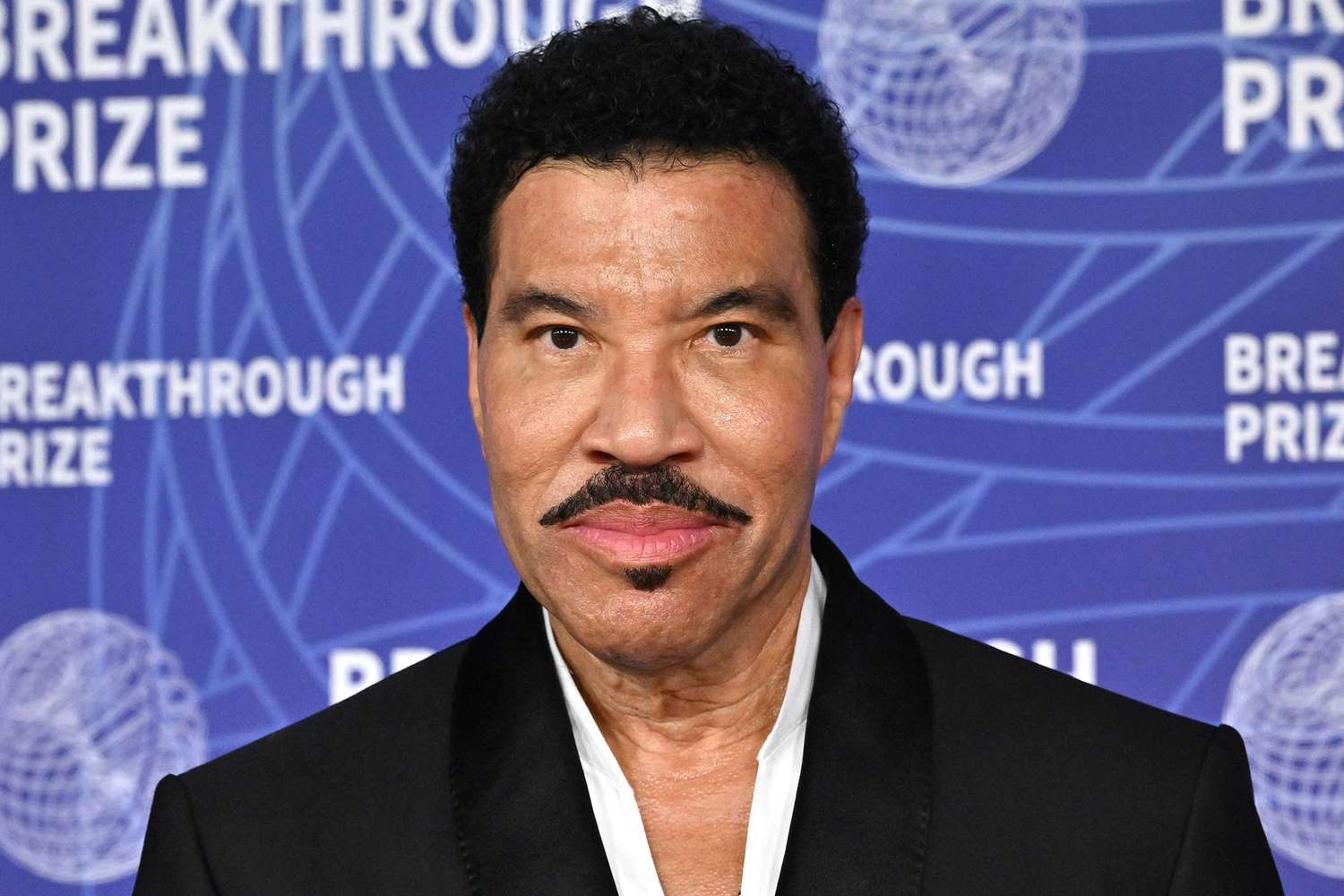 Lionel Richie Heads to ICU After St. Louis Show: Cardiac Tests Underway
