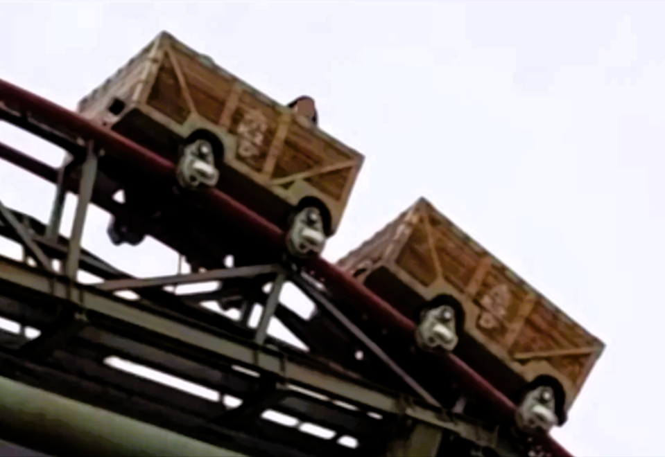 Achterban-Unglück auf Karls Erdbeerhof! Kinder hängen in 24 Meter Höhe fest!